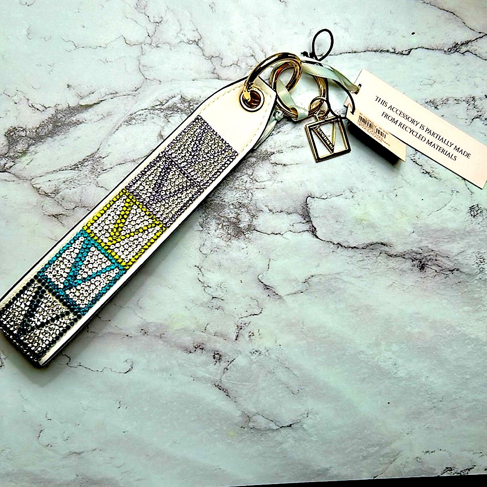Victoria's Secret key holder Wristlet Keychain signature V NWT - Picture 5 of 12
